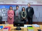 Foto. Juan Pablo Gonzales Bustos junto al tribunal de la plaza